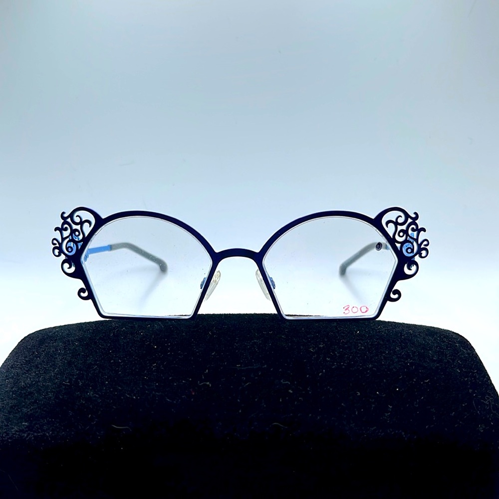 NWOT. Faniel optical frames Mucha 50-19-135 periwinkle blue.